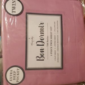 NEW!!!! "Magesty Home Bon Dormir"  750 Series Twin 3 Piece Sheet Set-Pink